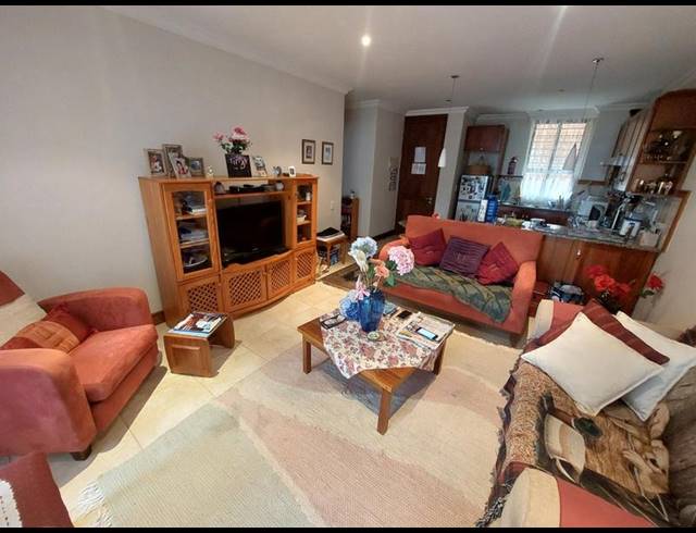 1 BEDROOM APARTMENT FOR SALE IN NEWLANDS
